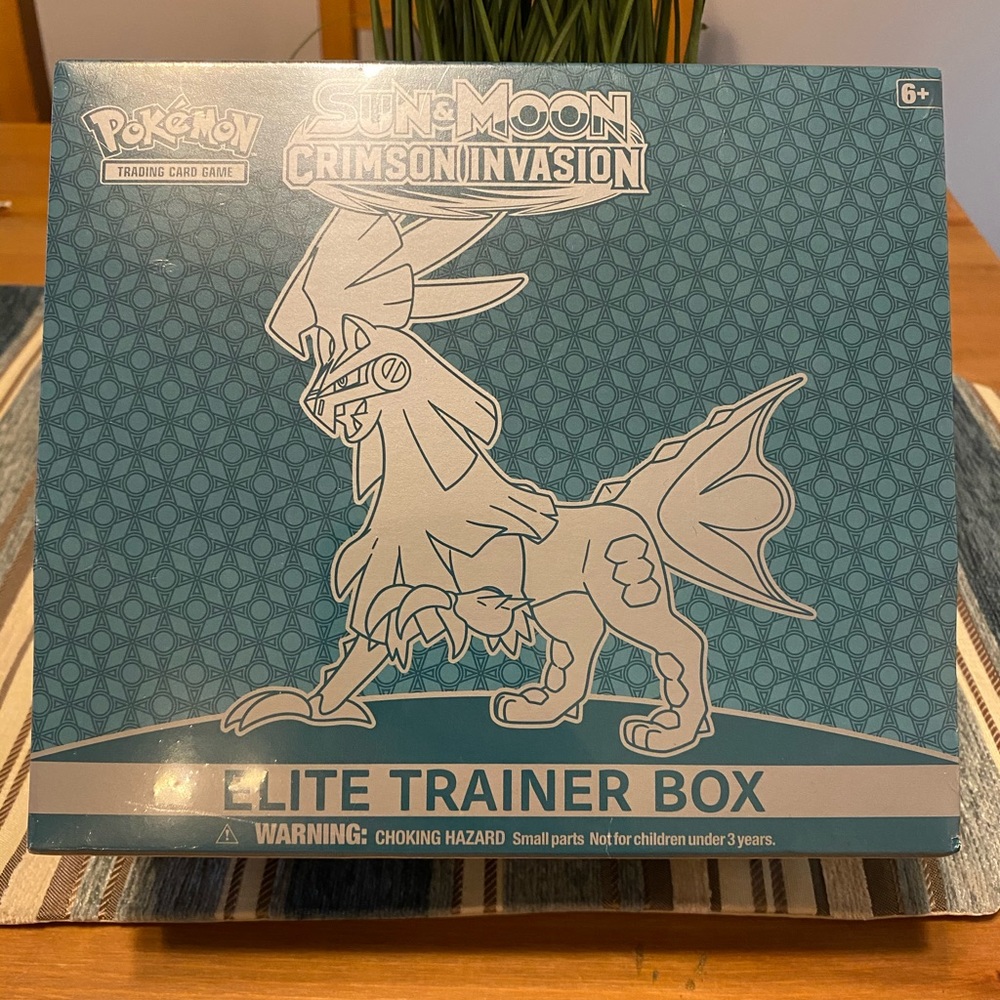 Sun & Moon “Crimson Invasion” elite trainer box